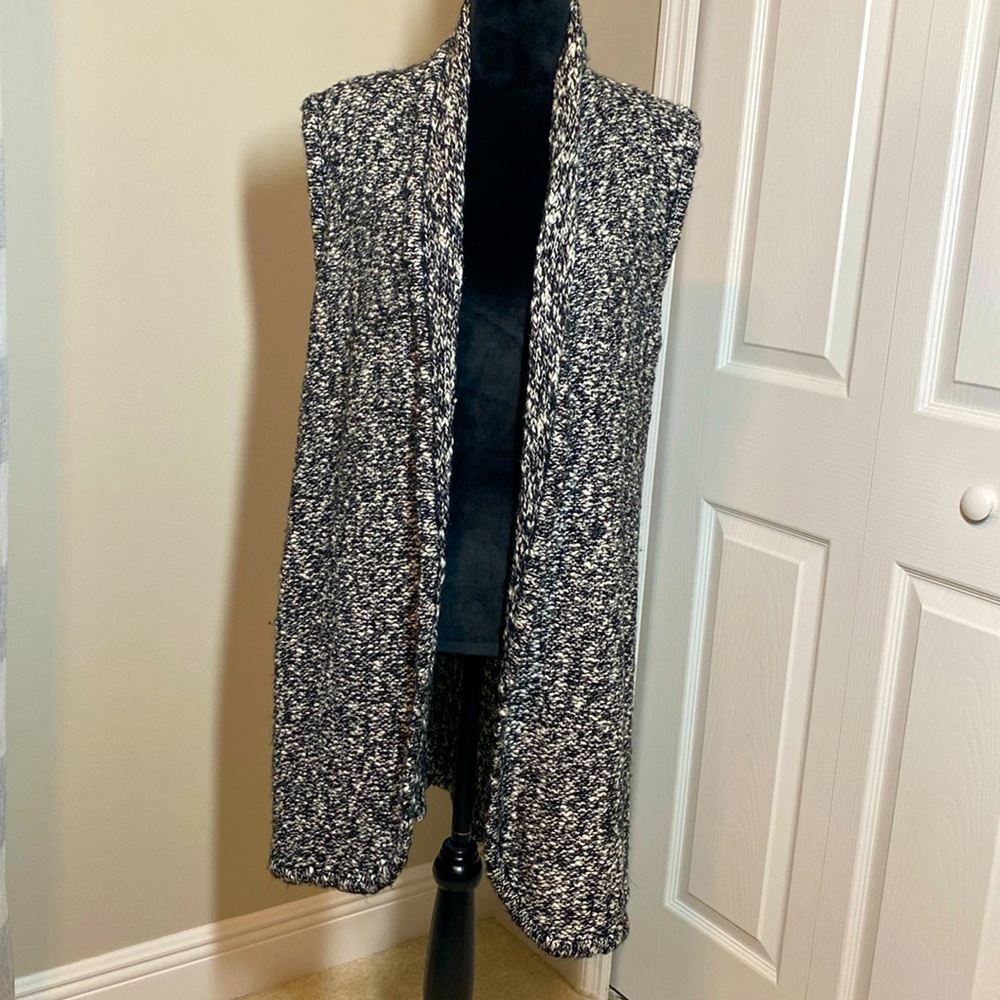 Chico's sweater vest size 2 (10-12)